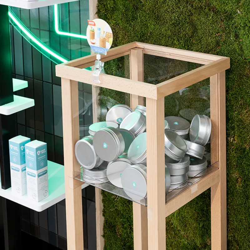 Cubo expositor con pinza y stopper 2
