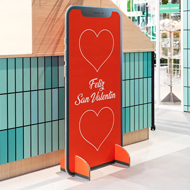 Totem Smartphone "San Valentín" con base (2)